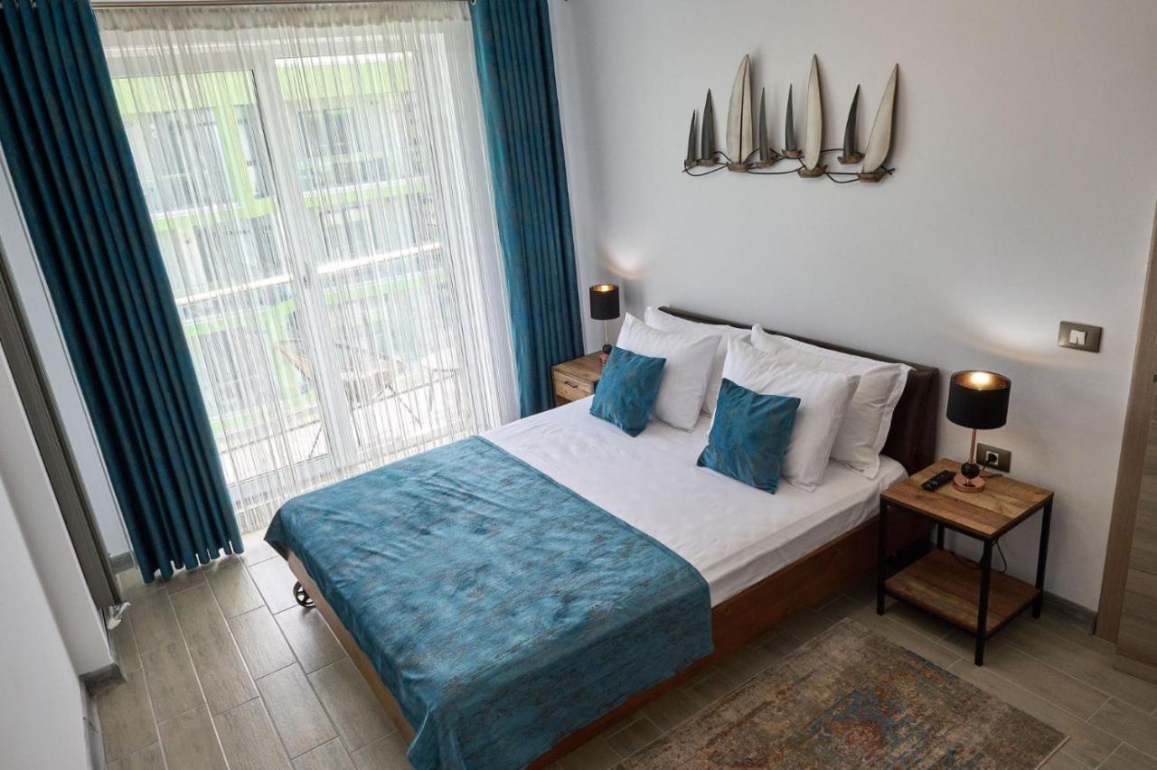 Vintage Breeze Apartment - Spa Pools Resort Mamaia Eksteriør bilde
