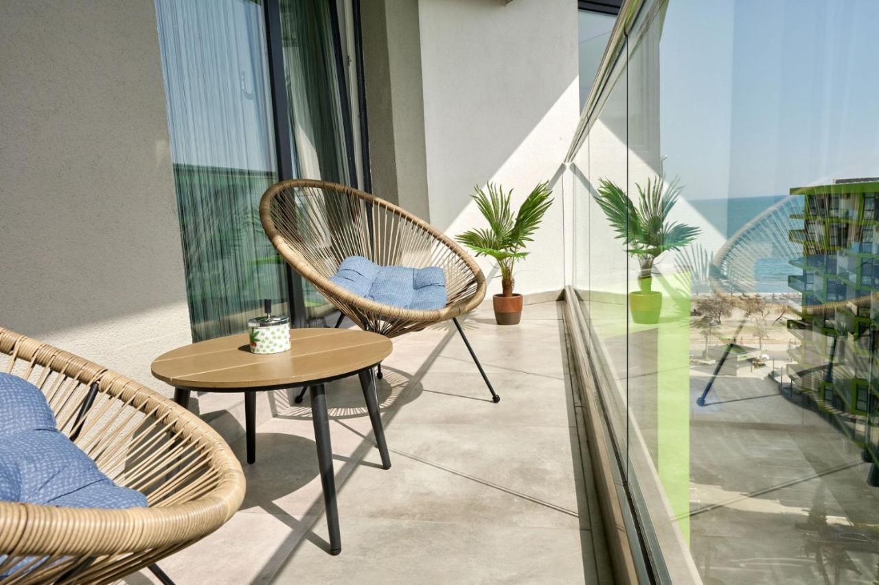 Vintage Breeze Apartment - Spa Pools Resort Mamaia Eksteriør bilde