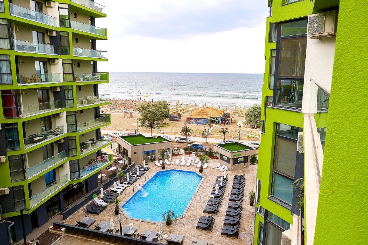 Vintage Breeze Apartment - Spa Pools Resort Mamaia Eksteriør bilde