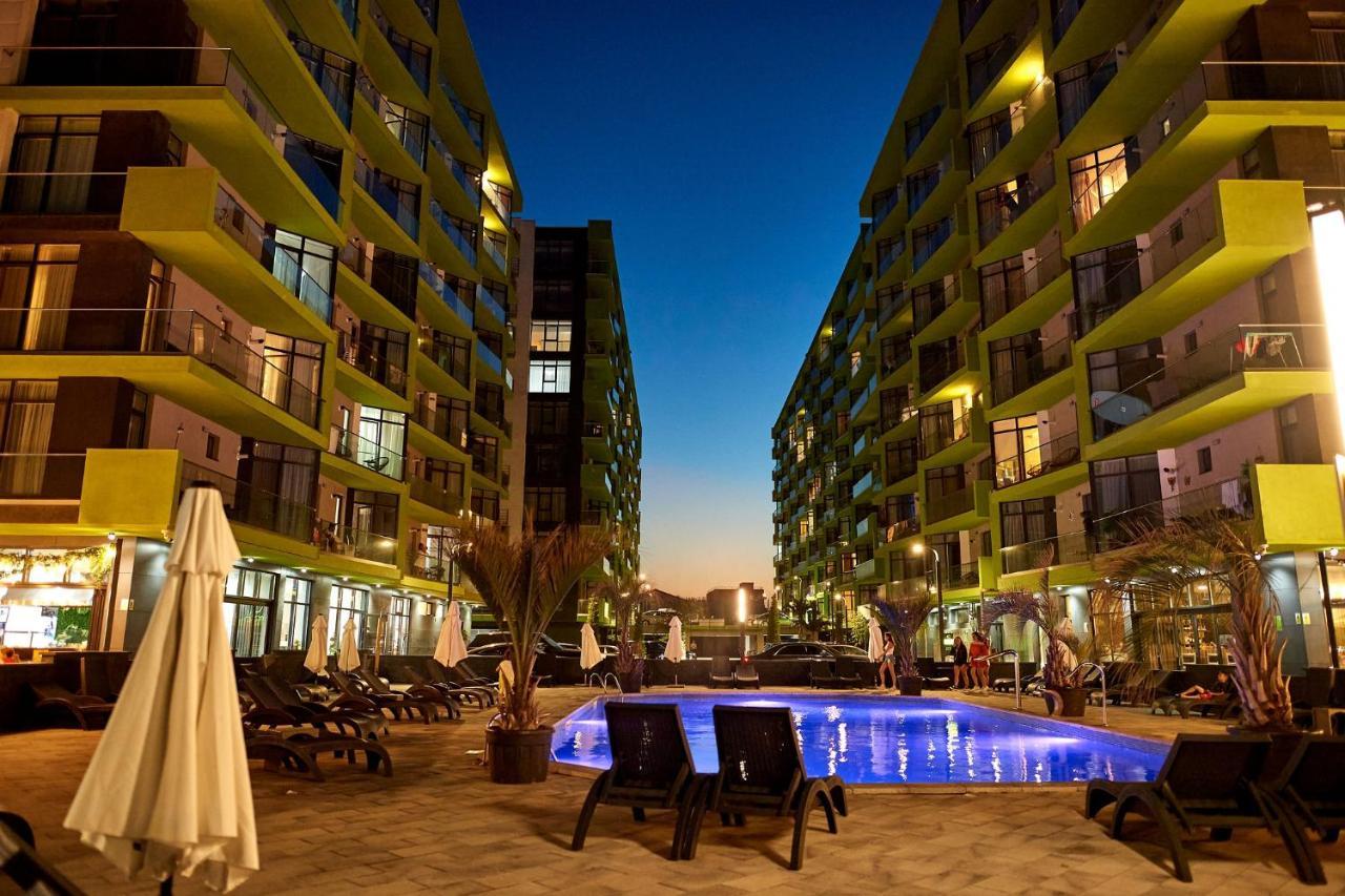 Vintage Breeze Apartment - Spa Pools Resort Mamaia Eksteriør bilde