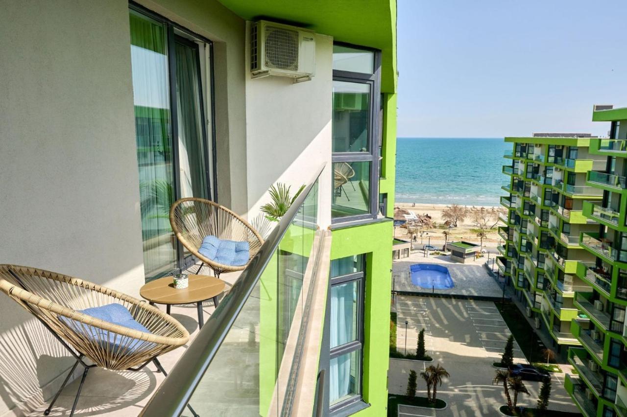 Vintage Breeze Apartment - Spa Pools Resort Mamaia Eksteriør bilde